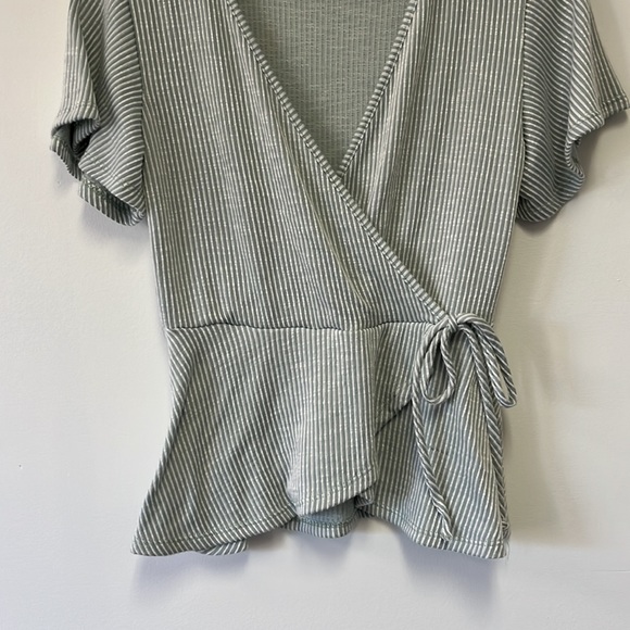 Marshall’s Green Striped Top - S - Picture 2 of 3
